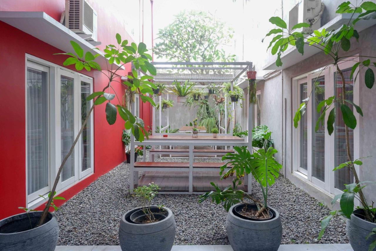 Sans Hotel Absari Yogyakarta Jarakan Exterior photo