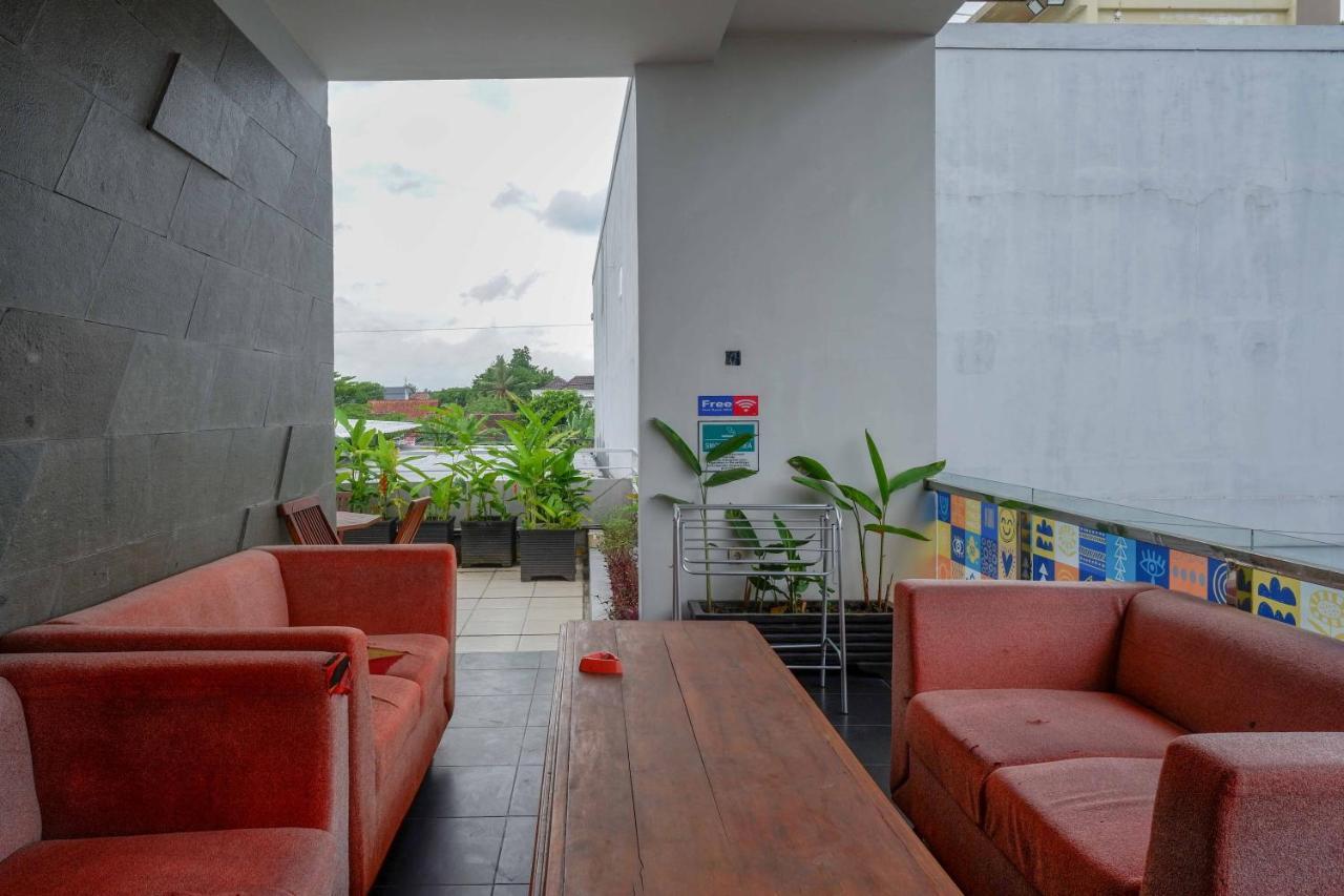 Sans Hotel Absari Yogyakarta Jarakan Exterior photo